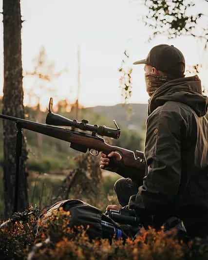 Jagdbekleidung Übergrößen Hochsitz Ansitz Abendlicht