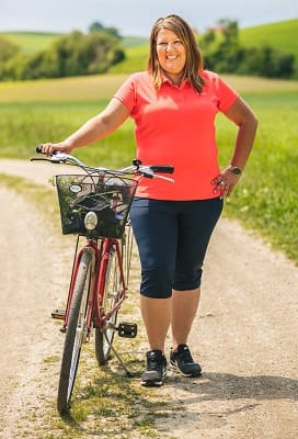 Damen Radhose Übergröße – Model Melanie trägt Fahrradhose in 3/4-Länge in großer Größe